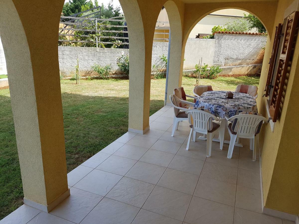 Apartment Barba Ližnjan Εξωτερικό φωτογραφία